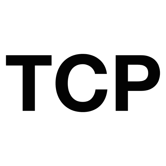 Das Bild zeigt die fetten schwarzen Buchstaben TCP auf weißem Hintergrund.