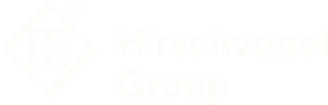 Das Logo der Hirschvogel Group besteht aus einer Raute, in der links ein „H“ und rechts der Schriftzug „Hirschvogel Group“ zu sehen sind – alles in Weiß auf hellem Hintergrund –, was das Bekenntnis des Unternehmens zu Produktqualität symbolisiert.